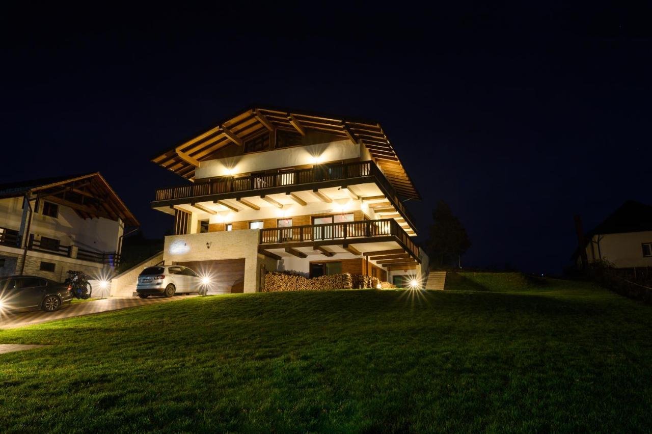Chalet First Hill Gura Humorului Eksteriør billede